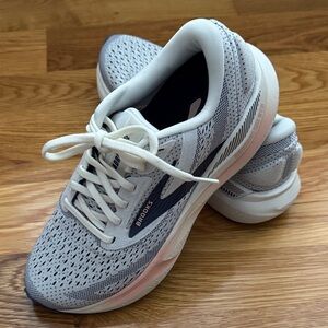 Brooks Women's Adrenaline GTS 24 Grey-Blue Ribbon-Peach Size 7.5M
